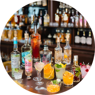 Menu Alcolici: cocktail alcolici, vini e vini liquorosi, liquori e alcolici, grappe Serniana